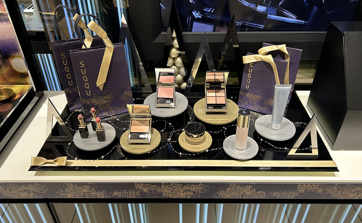 SUQQU 2024 ホリデーディスプレイ